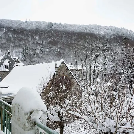 Nid Douillet Avec Balcon